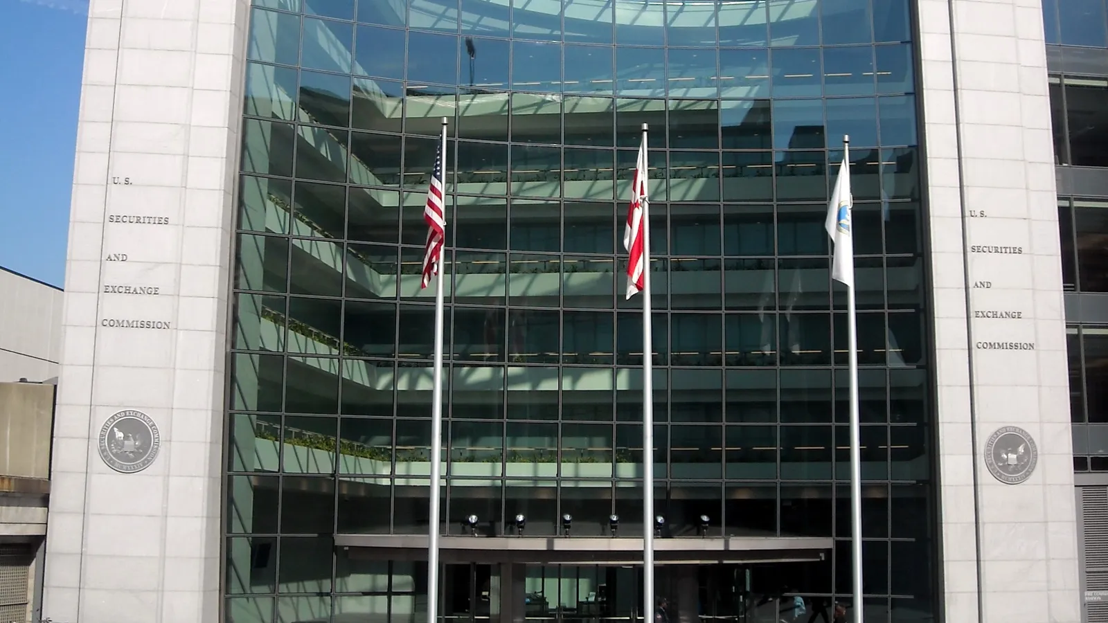 ESG News 6 SEC pushes back Names Rule compliance dates