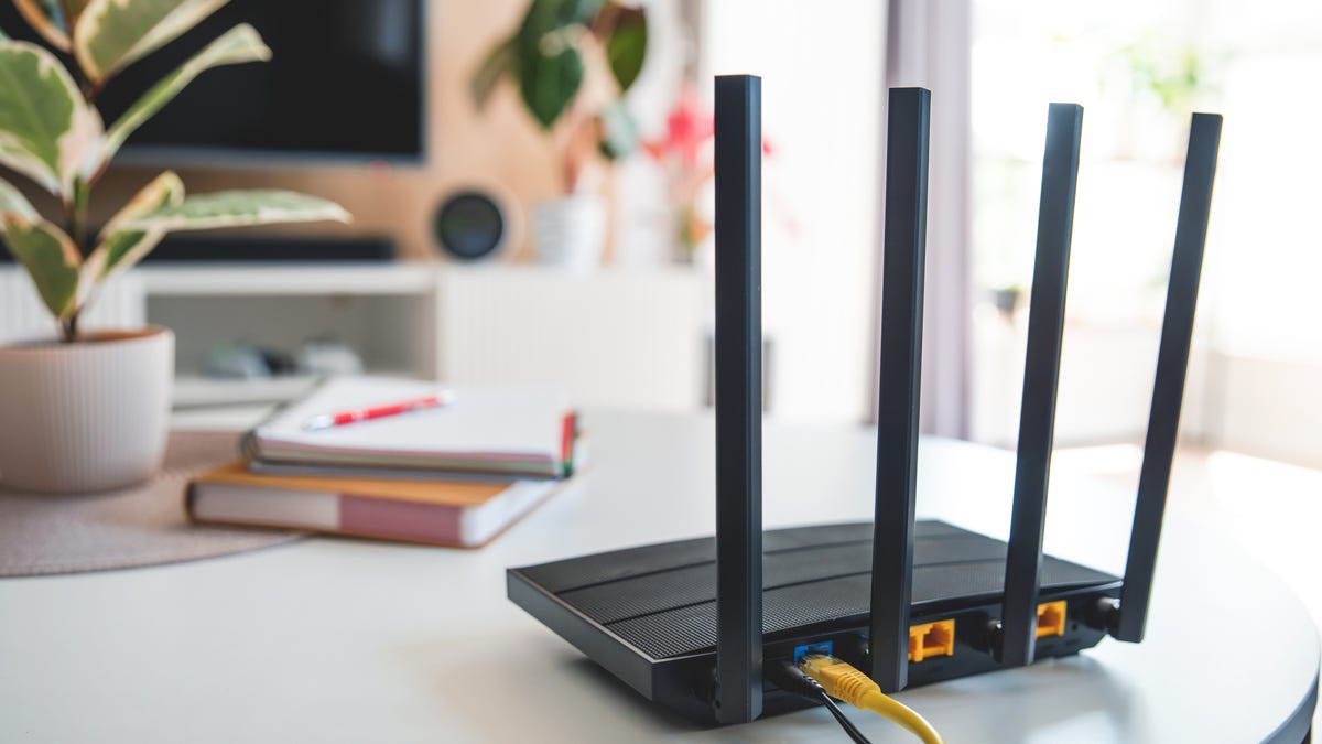 Smart Home News 4 Two Technicians Share the 5 Worst Places to Put Your Wi-Fi Router